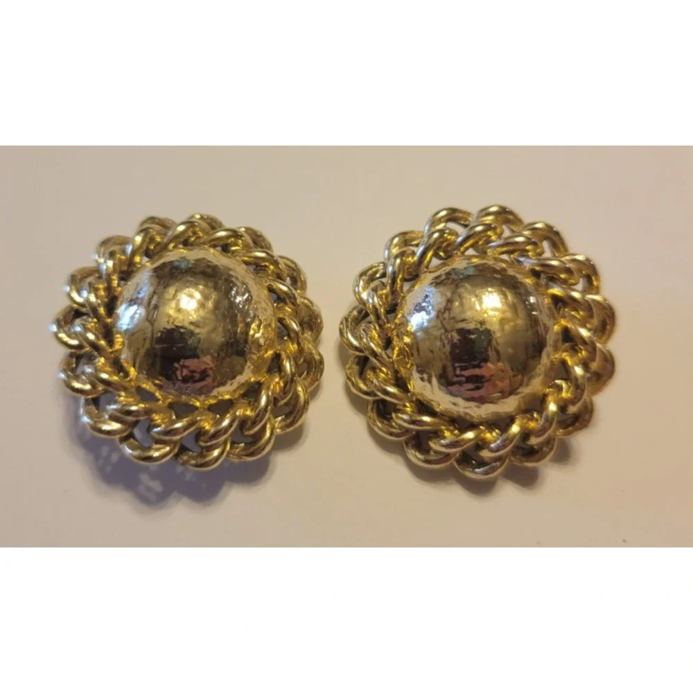 Vintage Coro Clip On Round Halo Chain‎ Frame Signed Gold Tone Earrings